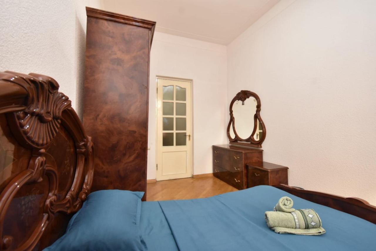 יירבאן Guesthouses Opera מראה חיצוני תמונה
