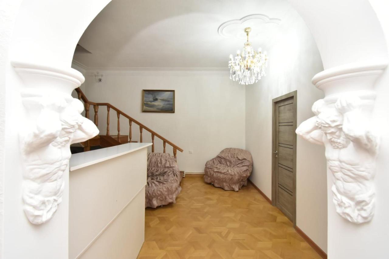 יירבאן Guesthouses Opera מראה חיצוני תמונה