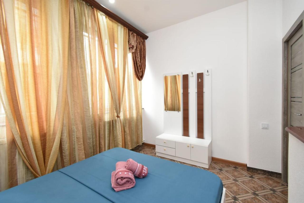 יירבאן Guesthouses Opera מראה חיצוני תמונה