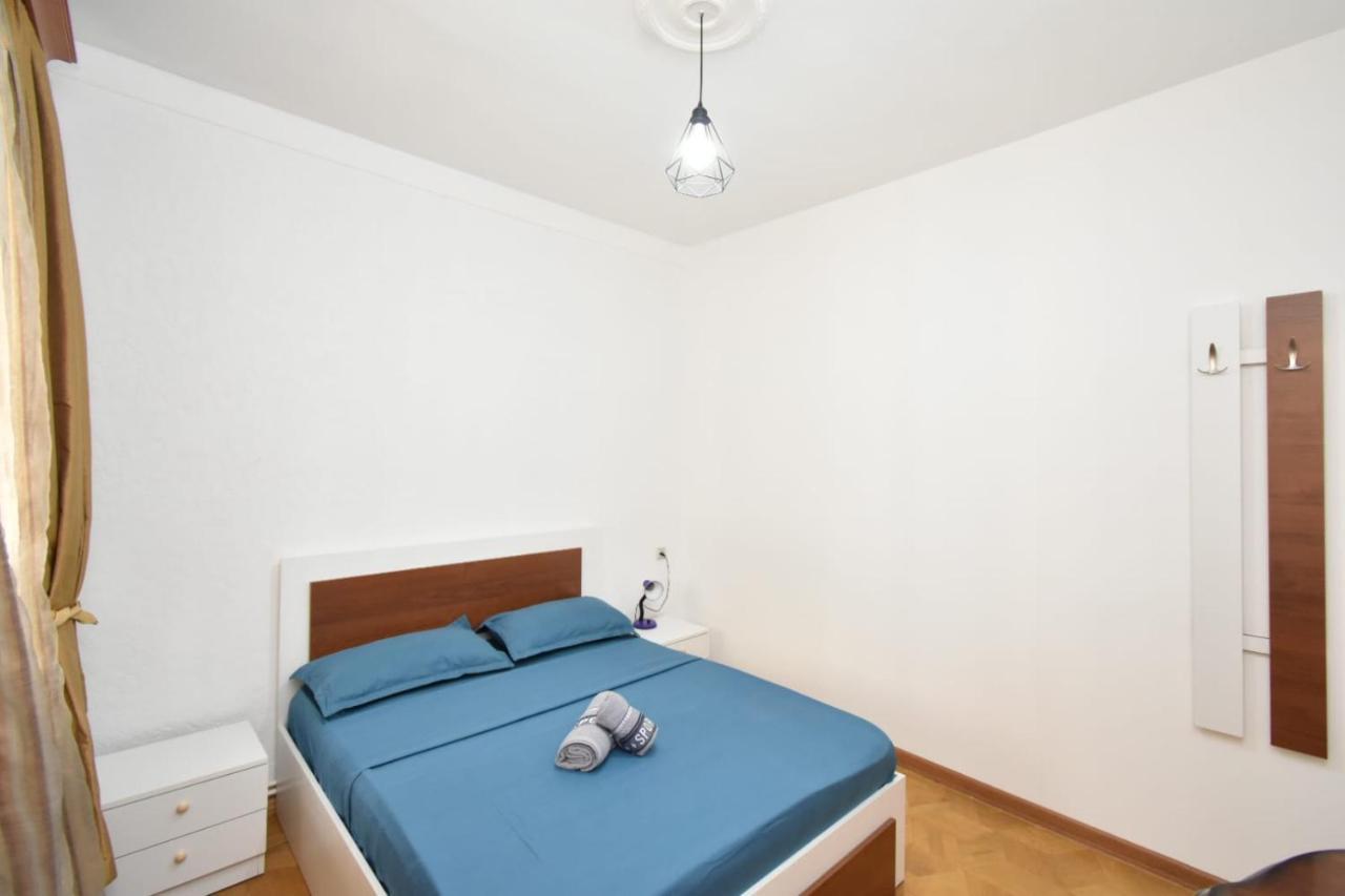 יירבאן Guesthouses Opera מראה חיצוני תמונה