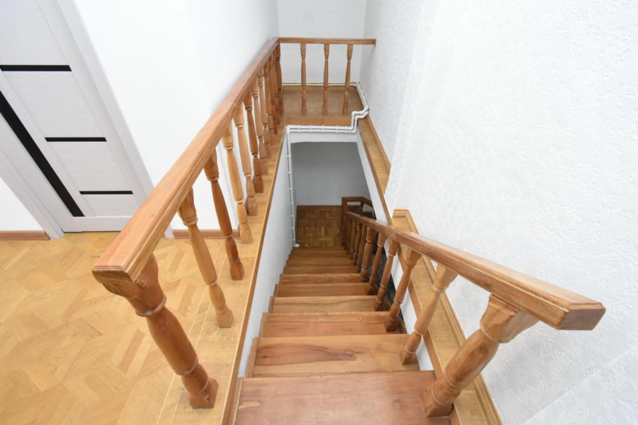 יירבאן Guesthouses Opera מראה חיצוני תמונה