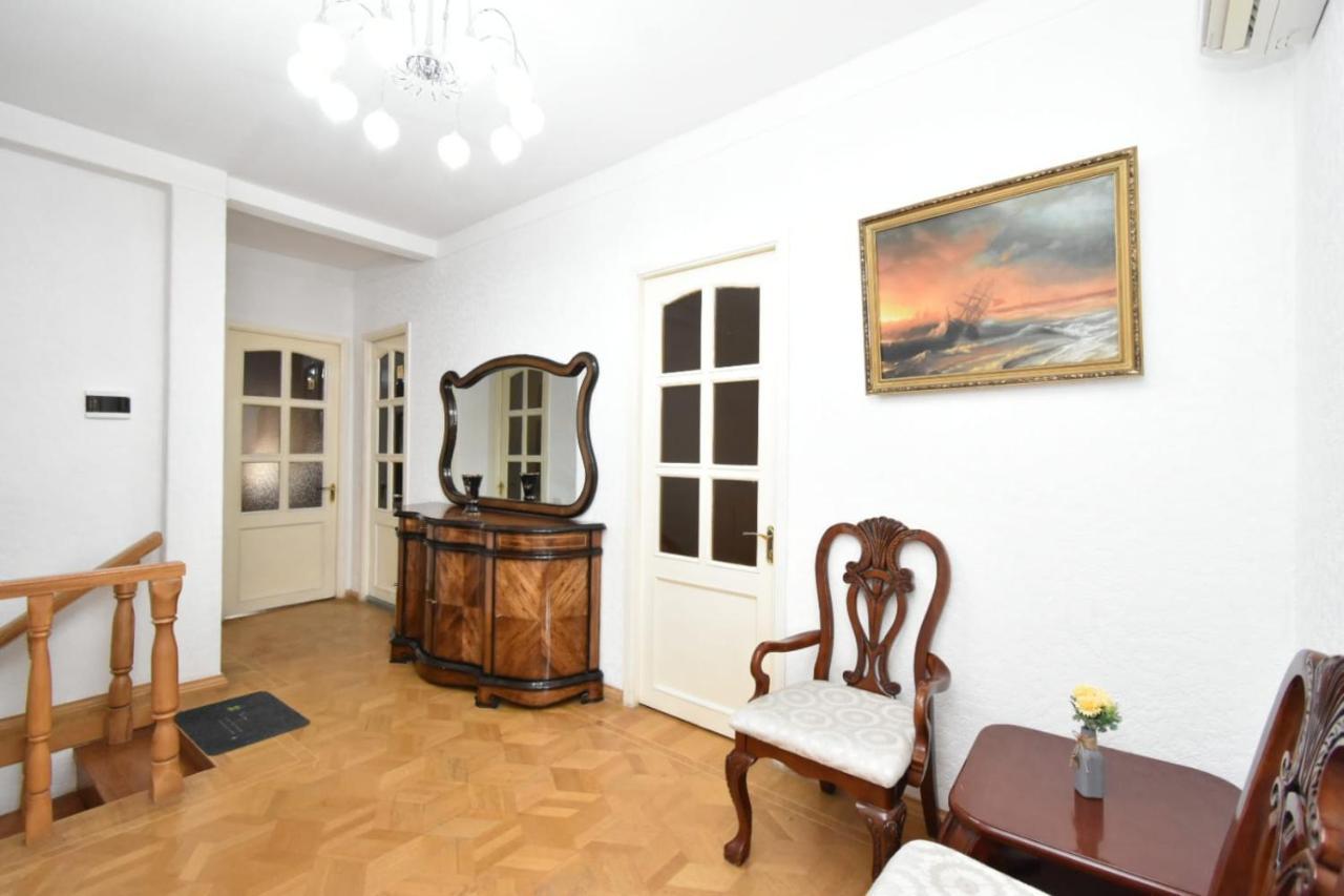 יירבאן Guesthouses Opera מראה חיצוני תמונה