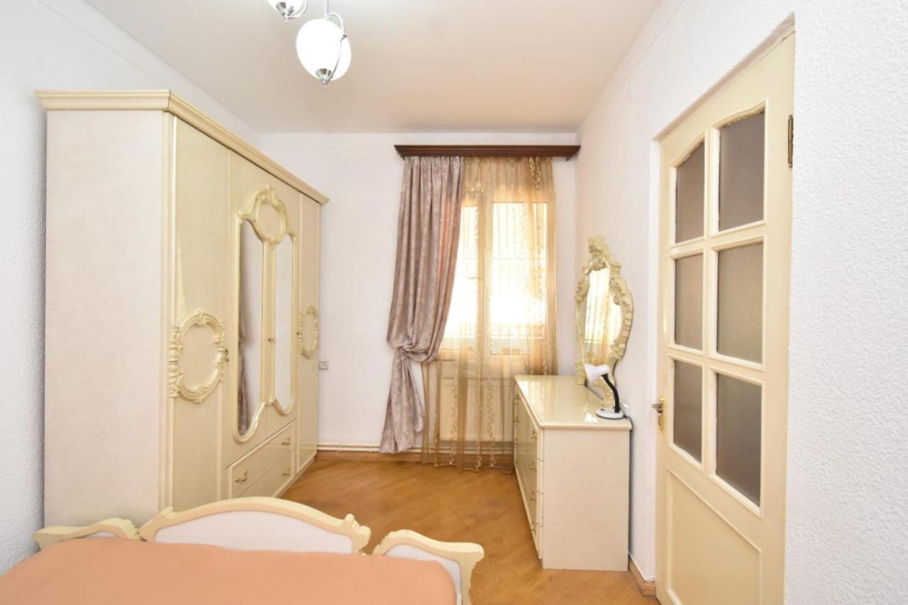 יירבאן Guesthouses Opera מראה חיצוני תמונה