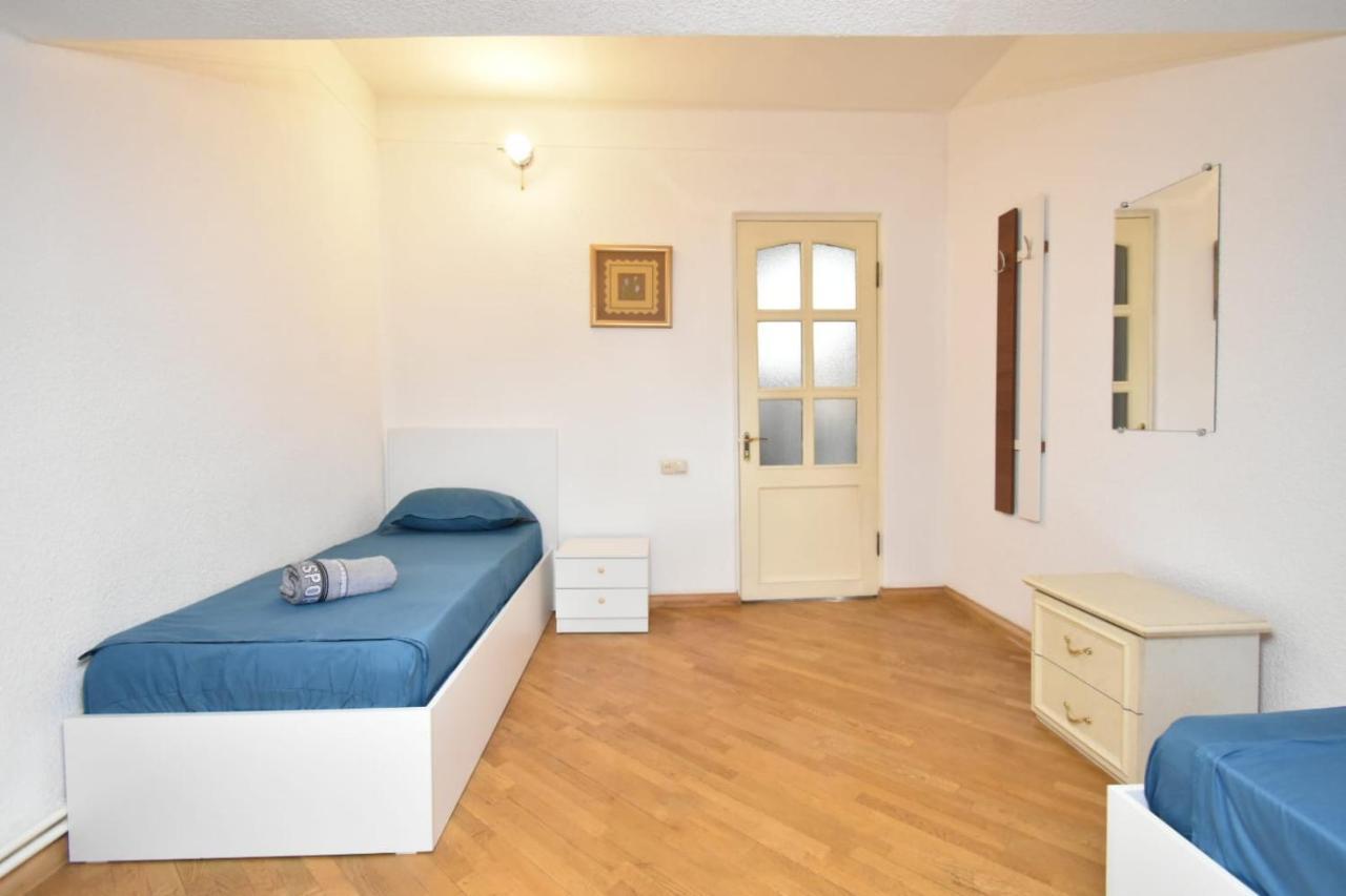 יירבאן Guesthouses Opera מראה חיצוני תמונה