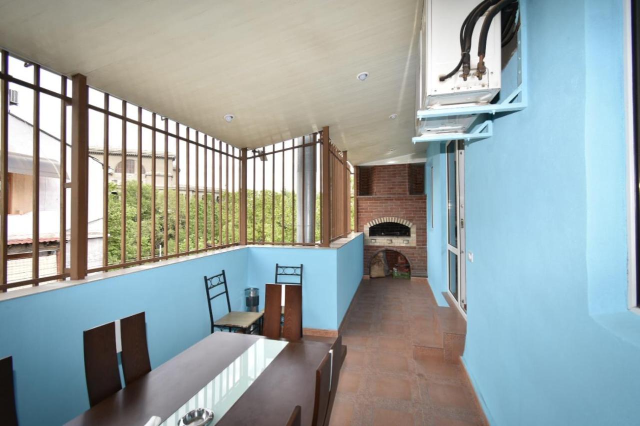 יירבאן Guesthouses Opera מראה חיצוני תמונה