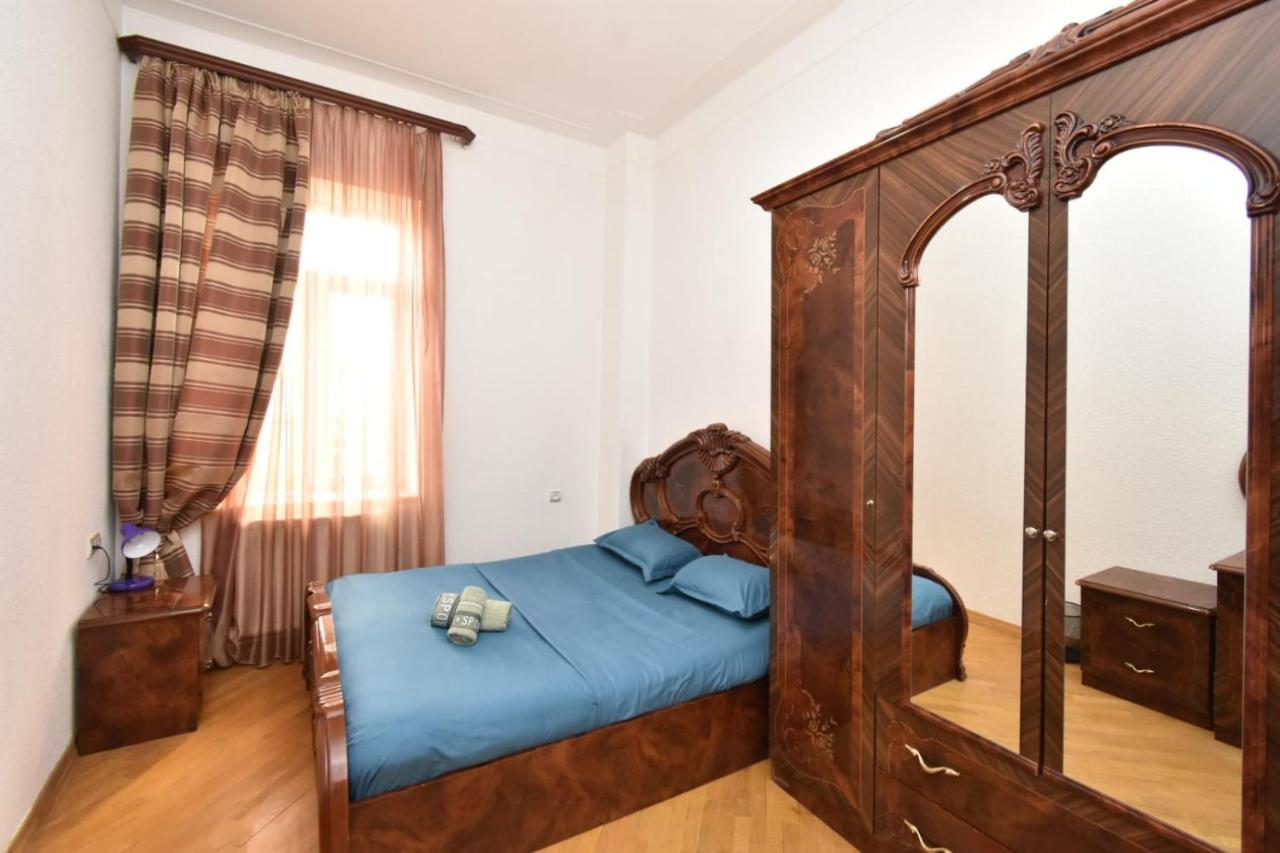 יירבאן Guesthouses Opera מראה חיצוני תמונה