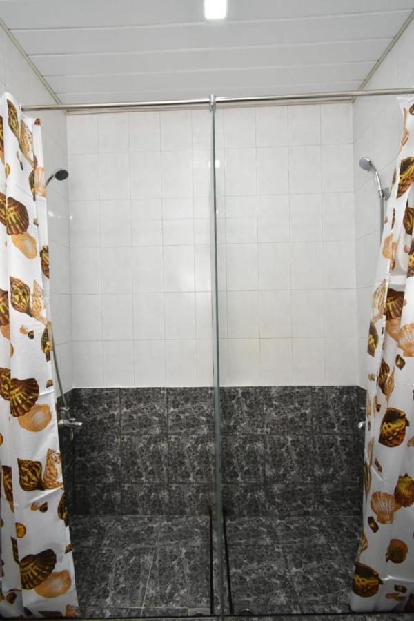 יירבאן Guesthouses Opera מראה חיצוני תמונה