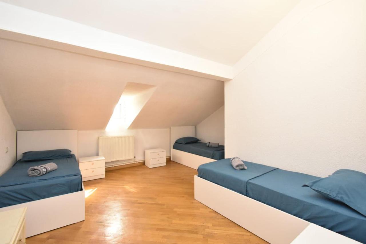 יירבאן Guesthouses Opera מראה חיצוני תמונה