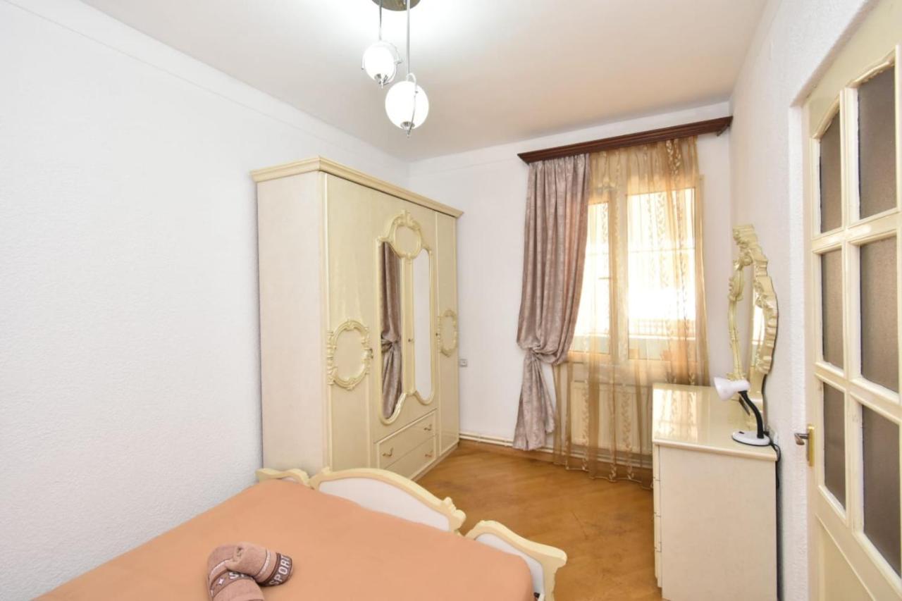 יירבאן Guesthouses Opera מראה חיצוני תמונה