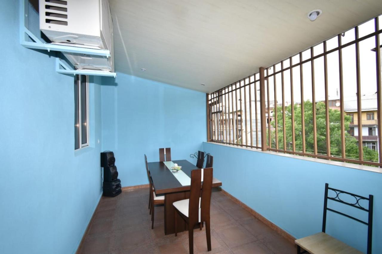 יירבאן Guesthouses Opera מראה חיצוני תמונה