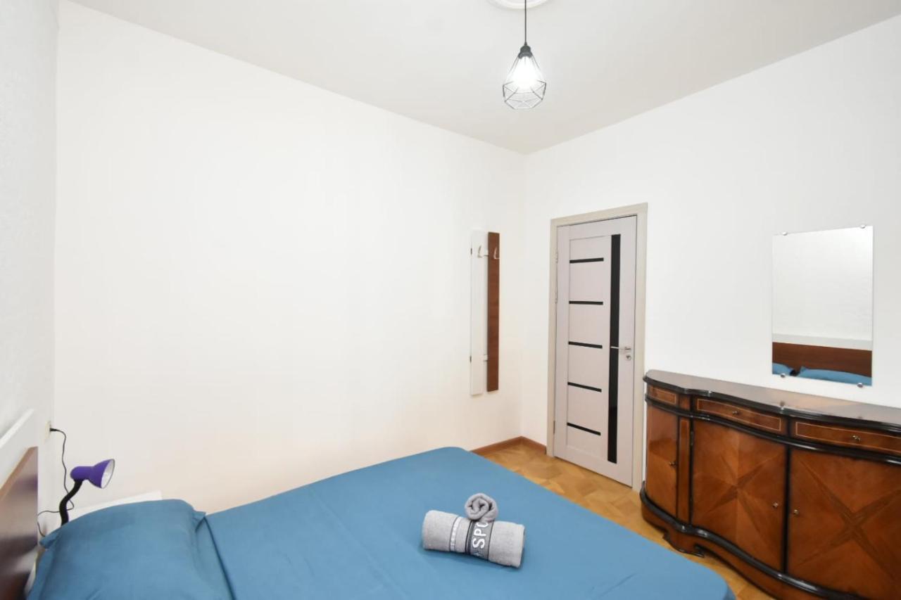 יירבאן Guesthouses Opera מראה חיצוני תמונה