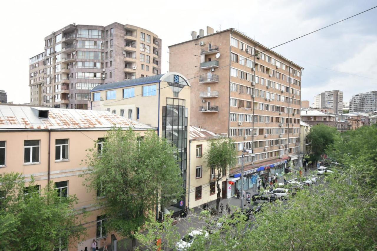 יירבאן Guesthouses Opera מראה חיצוני תמונה