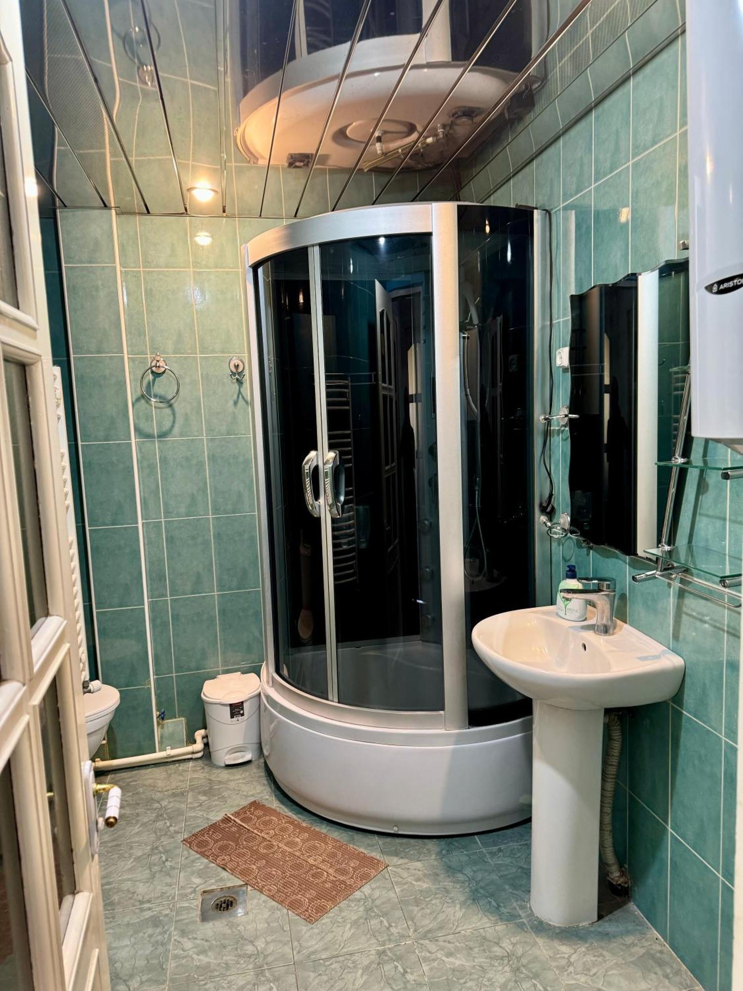 יירבאן Guesthouses Opera מראה חיצוני תמונה