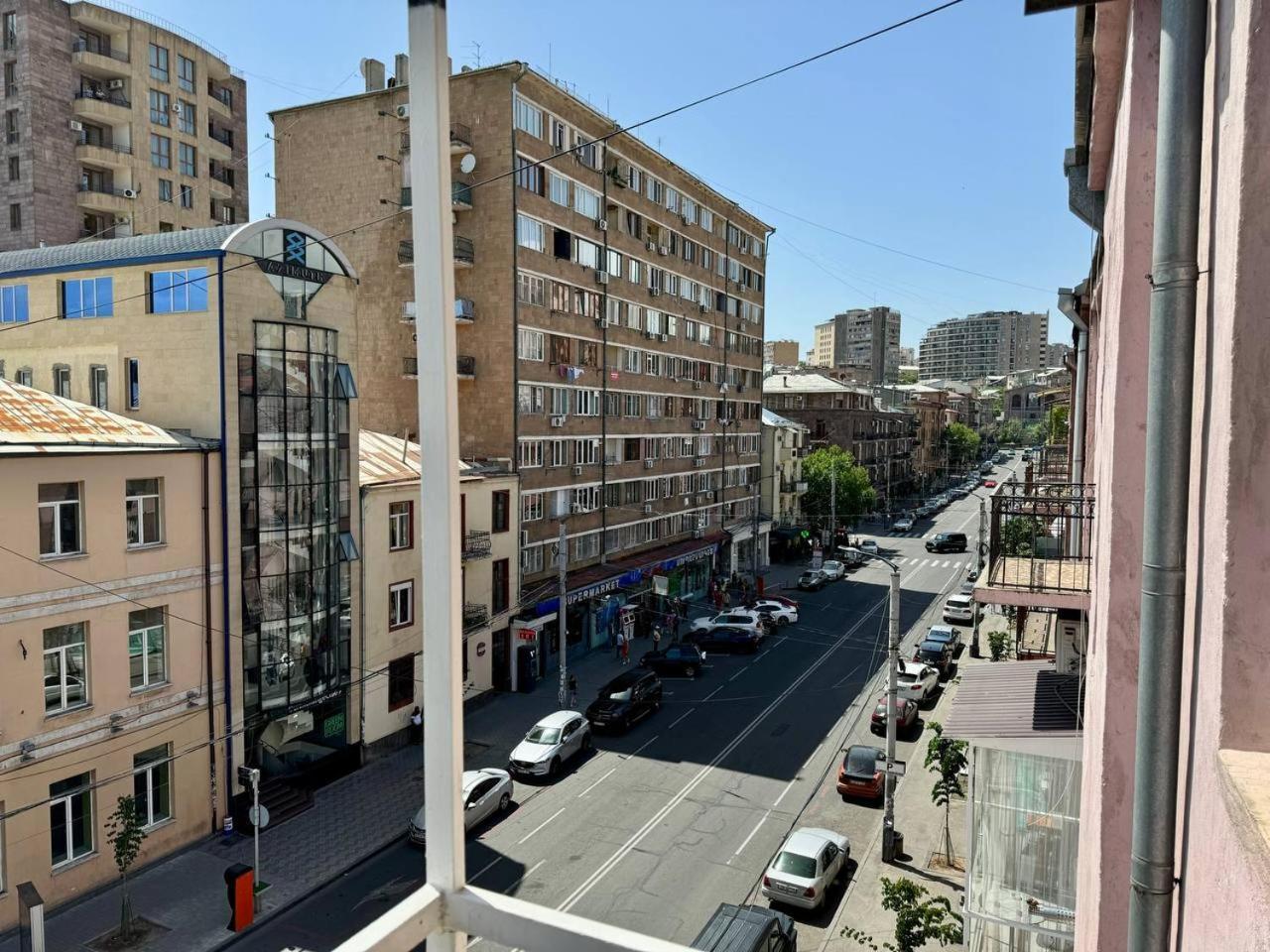 יירבאן Guesthouses Opera מראה חיצוני תמונה